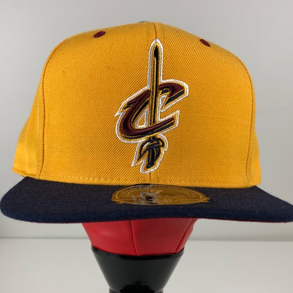 Cleveland Cavs Mitchell & Ness Fitted Hat NWT - Picture 2 of 7